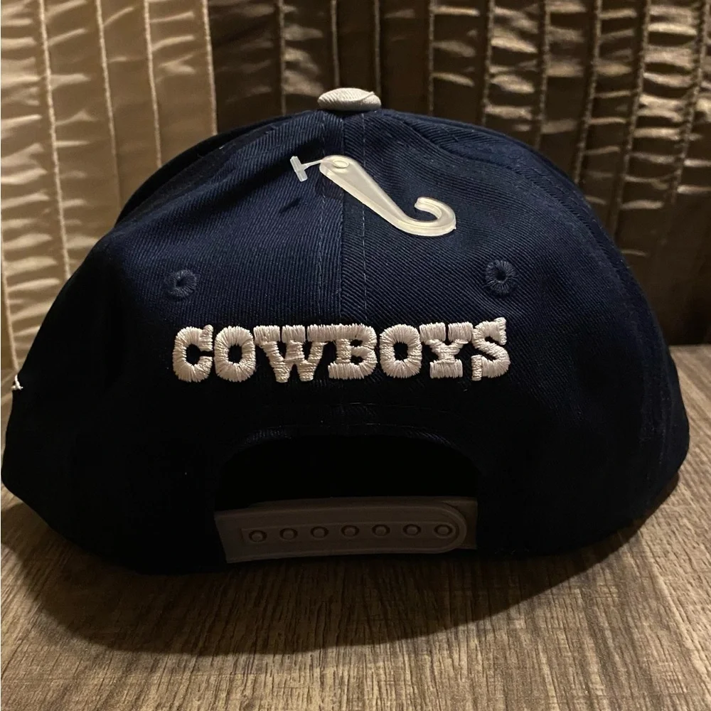 NEW - Youth NFL Dallas Cowboys Navy/Silver Lock Up Snapback Hat